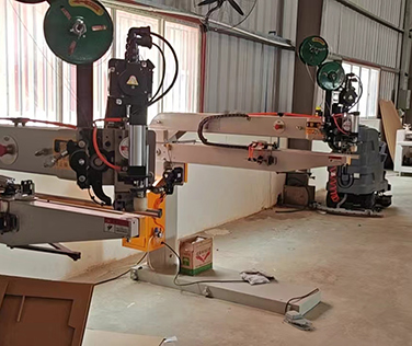 Stitching machine for carton packaging